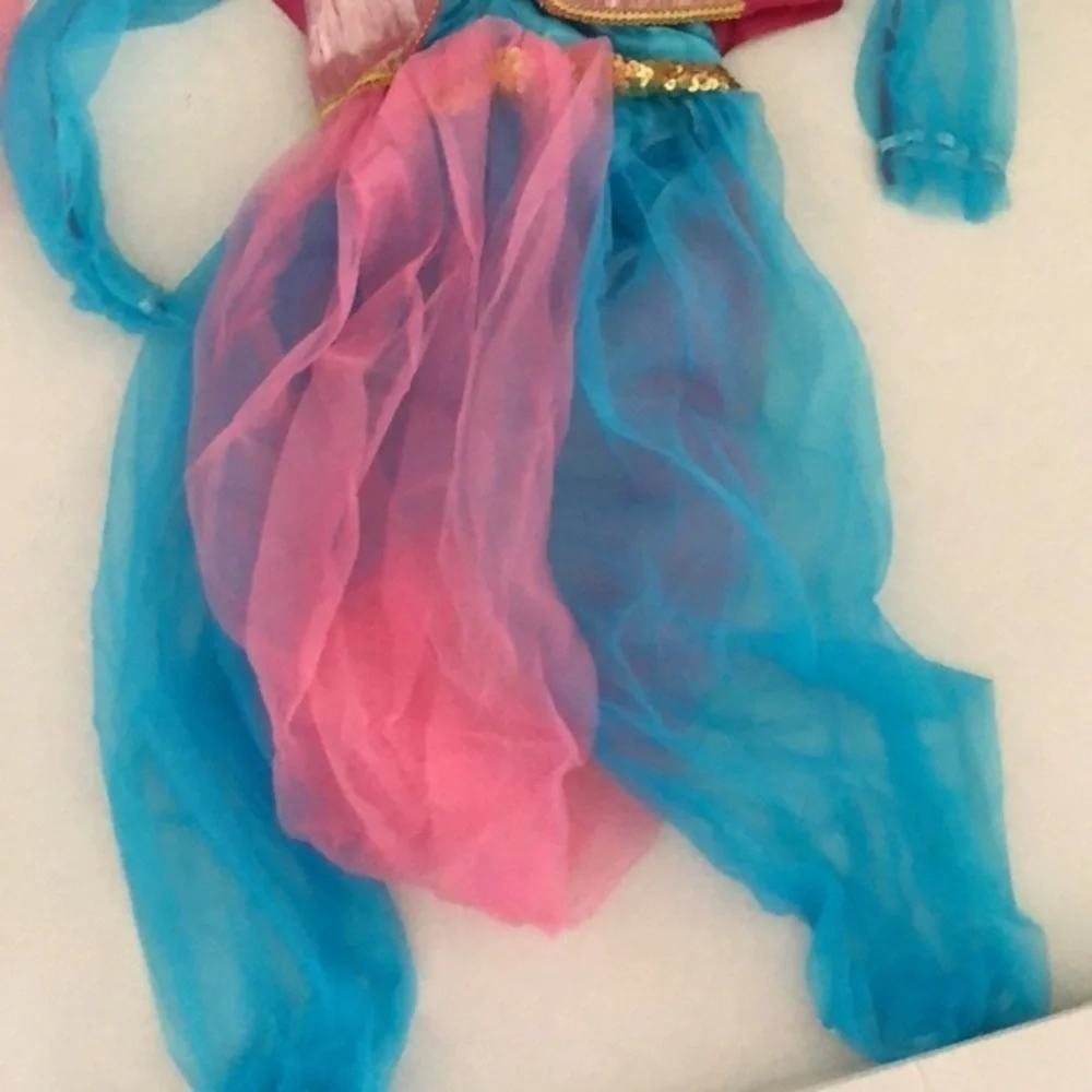 Halloween Genie four piece costume size 4 to 6